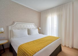 Tandem Soho Suites 4