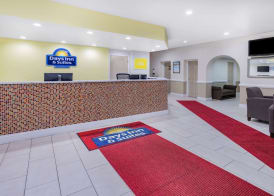 Days Inn & Suites by Wyndham Colonial 3