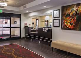 Hampton Inn Dickson 3