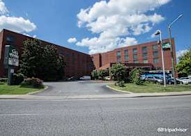 Ramada By Wyndham Nashville Music Valley 2