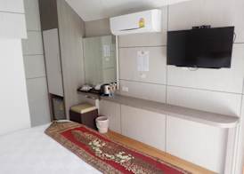 Charming Lipe Beach Resort 3