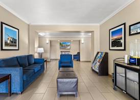 Comfort Inn & Suites Lancaster Antelope Valley 3