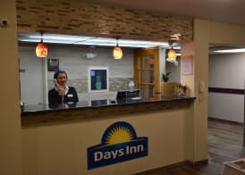 Days Inn by Wyndham Southern Hills/ORU 3
