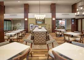 Hampton Inn & Suites Mobile Airport University Area 4