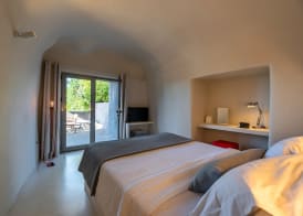 270 Oias View 2