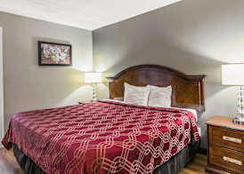 Econo Lodge Tallahassee I-10 near University 4