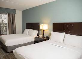 Wyndham Garden Erie 3