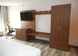 Holiday Inn Express FAIRFIELD by IHG 4