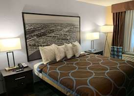 Super 8 by Wyndham Newport News 3