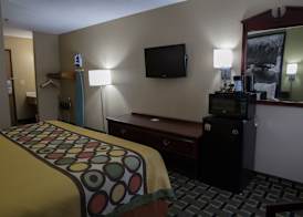 Econo Lodge Canton North 4