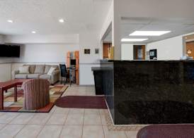 Super 8 by Wyndham College Station 2