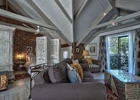 Los Olivos at the Yard 2