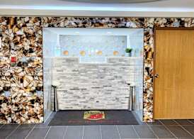 Super 8 by Wyndham Peoria 5