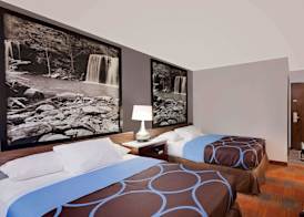 Super 8 by Wyndham Fayetteville 5