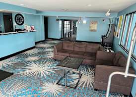 Days Inn by Wyndham Neenah 4