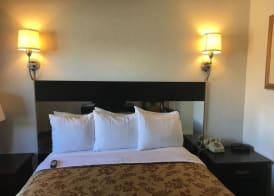 Pacific Heights Inn 5