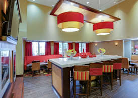 Hampton Inn by Hilton Chester South 2