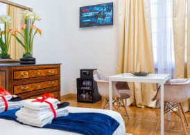 Queen Palace Suites 4