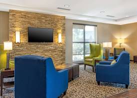 Comfort Inn & Suites At CrossPlex Village 2