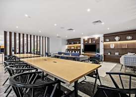 DoubleTree by Hilton New York JFK Airport 5
