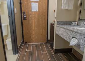 Clarion Pointe Racine - Mount Pleasant 4