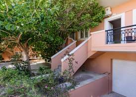 Poseidon Studios & Apartments 4