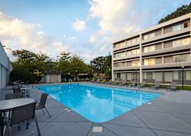 Best Western Plus University Inn 4