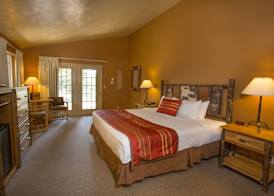Headwaters Lodge & Cabins at Flagg Ranch 4