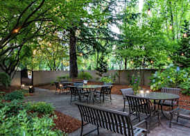 DoubleTree by Hilton Portland 3