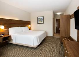 Holiday Inn Express & Suites Atlanta Southwest-Fairburn 3