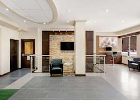 La Quinta by Wyndham Oshawa 4