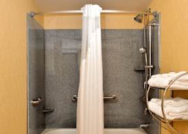 Holiday Inn MARTINSBURG by IHG 4