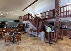 AmericInn by Wyndham New London 5
