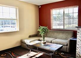 HomeTown Inn & Suites 3
