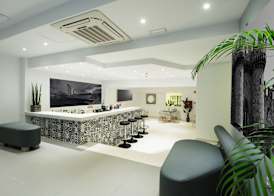 Elite Hotel 4