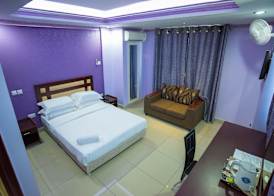 Euro Hotel and Apartments 4