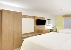 Holiday Inn Express & Suites PORTLAND by IHG 5