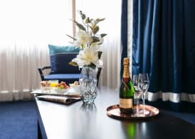 Ramada by Wyndham Diplomat Canberra 4