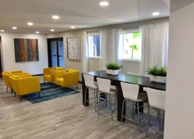 Days Inn & Suites by Wyndham Cincinnati North 3