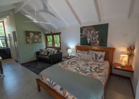 Airlie Beach Eco Cabins - Adults Only 5