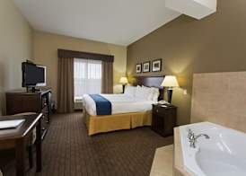 Holiday Inn Express & Suites MOULTRIE by IHG 5