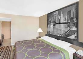 Super 8 by Wyndham Morton Grove/Chicago 3