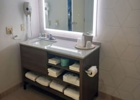 Comfort Inn Edinburgh - Columbus 5