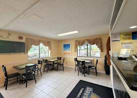 Days Inn by Wyndham Torrington 2