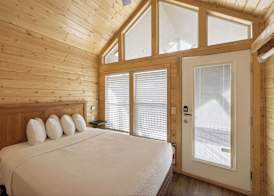 Luxury Tiny Home King Room 4