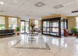 Quality Inn & Suites Hanes Mall 4