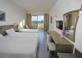 Nissiana Hotel & Bungalows 5