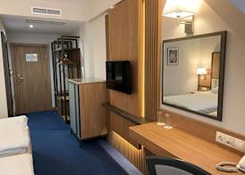 Legends Hotel 4