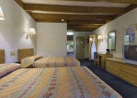 Knights Inn Liberty 2