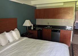 AmericInn by Wyndham Grand Rapids Airport North 4